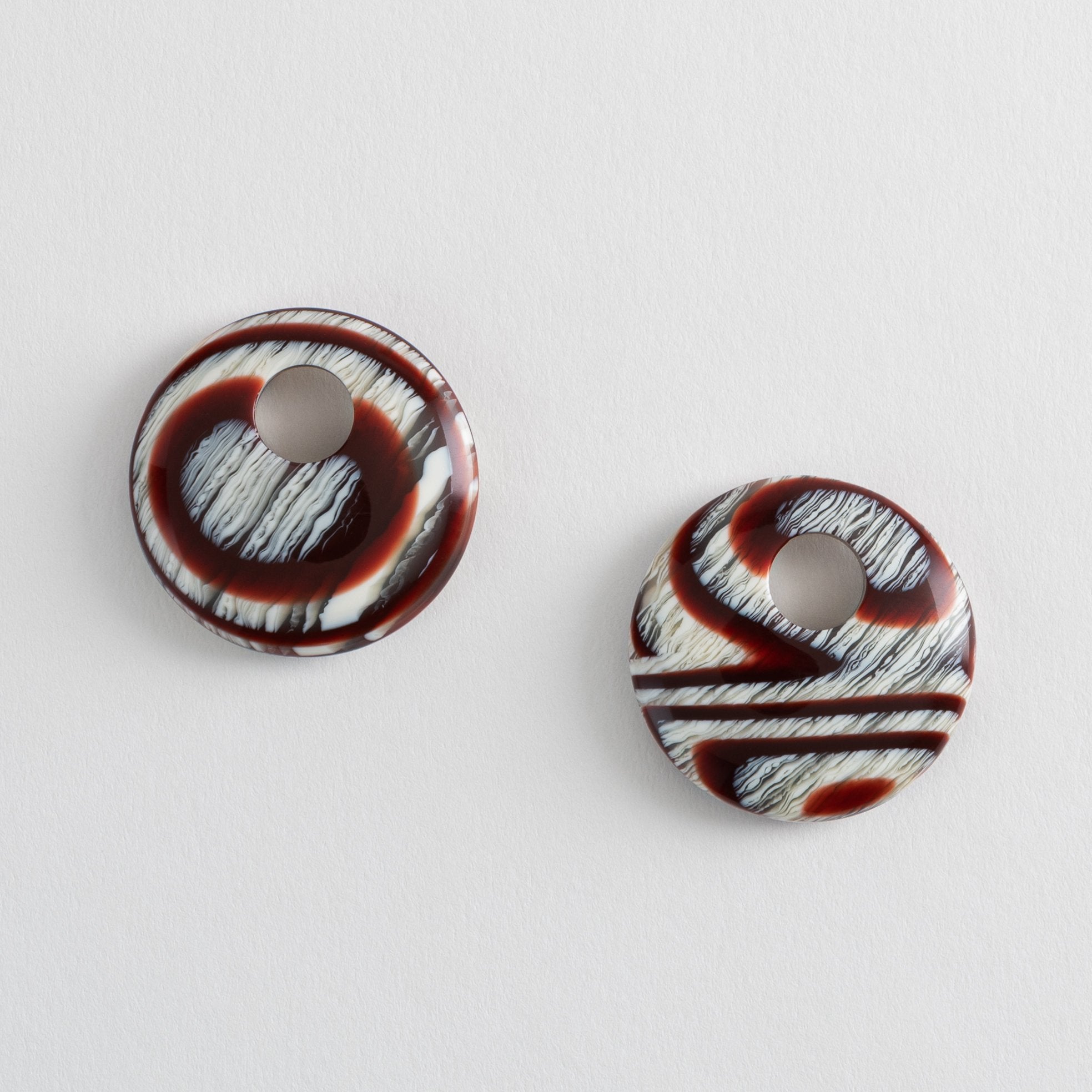disc-charms-in-canyon-brown-412812