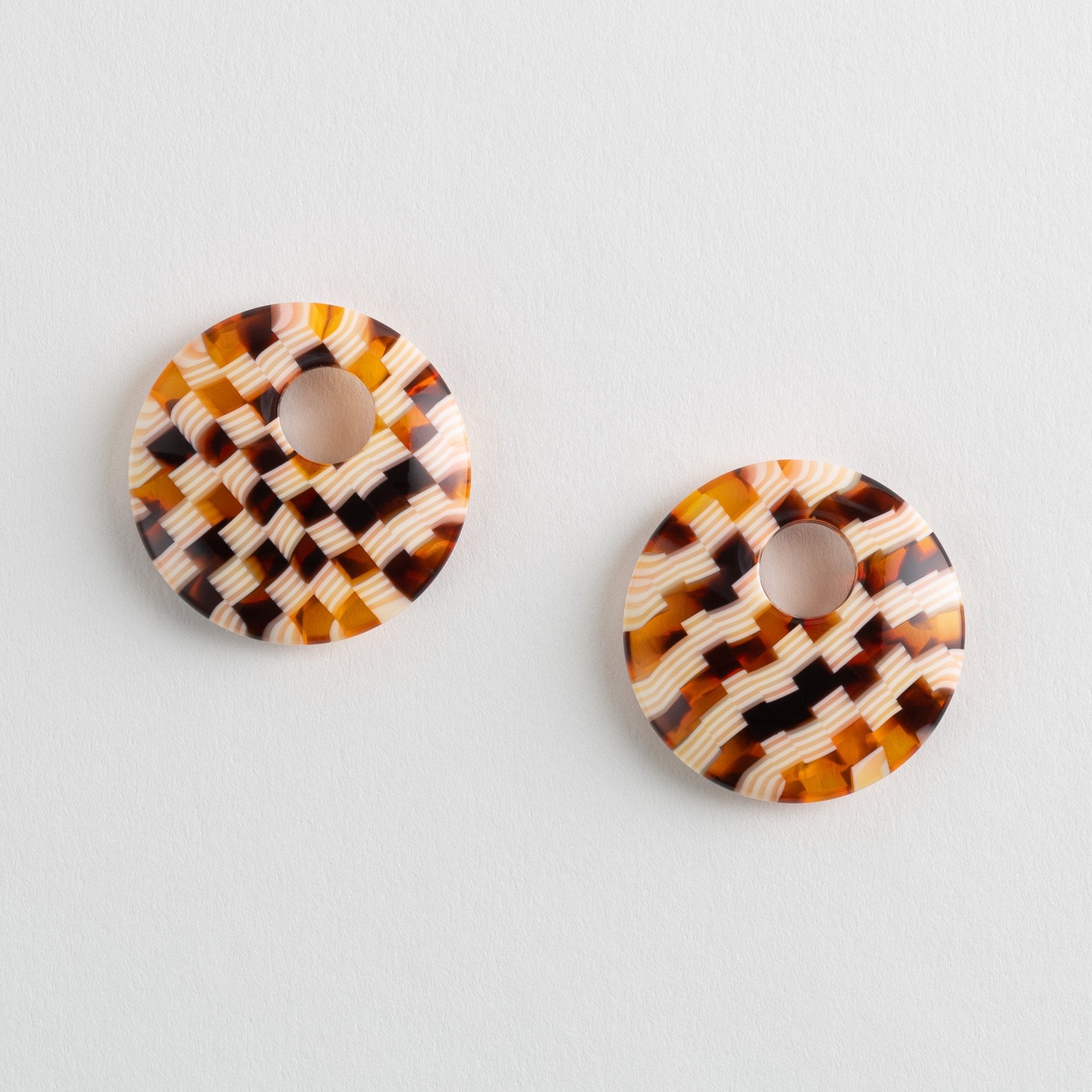 disc-charms-in-tortoise-checker-936904